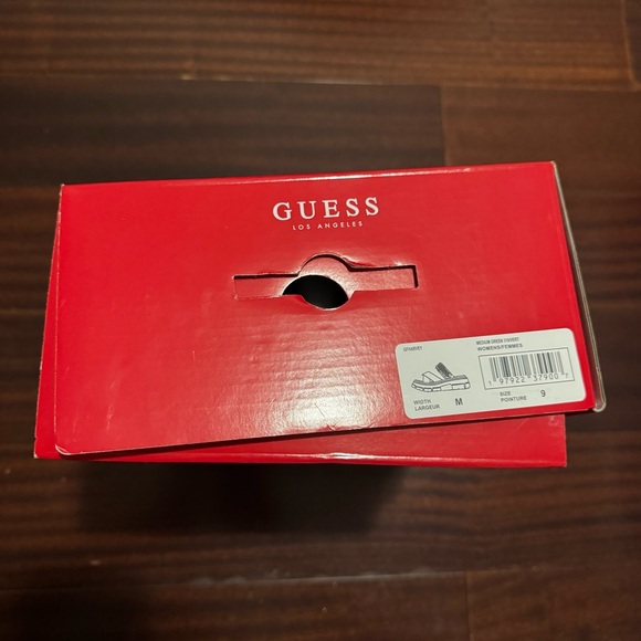 GUESS Green Platform Sandals - Picture 4 of 4